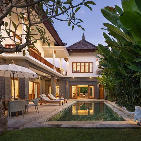 Desa Swan Villas & Spa, Керамас Экстерьер фото