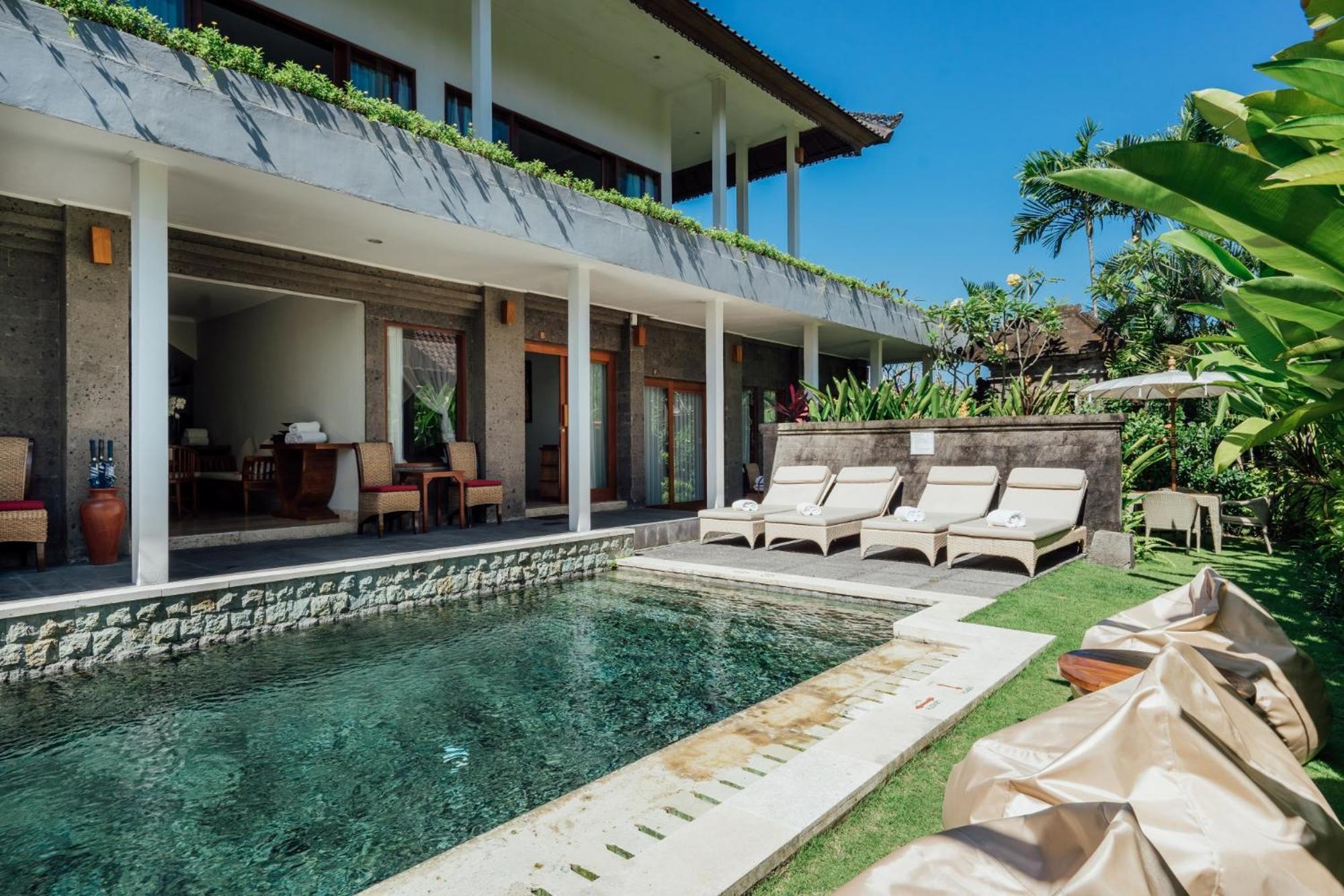 Desa Swan Villas & Spa, Керамас Экстерьер фото